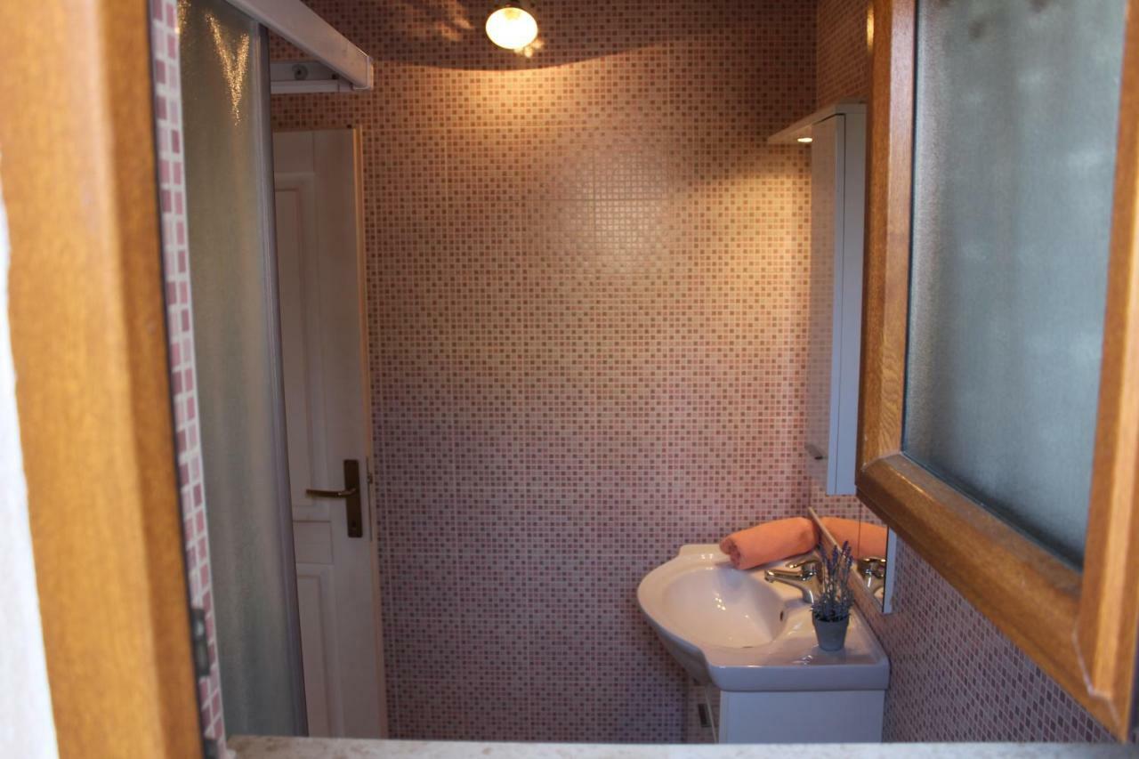 Apartman Sasa โรวีน ภายนอก รูปภาพ