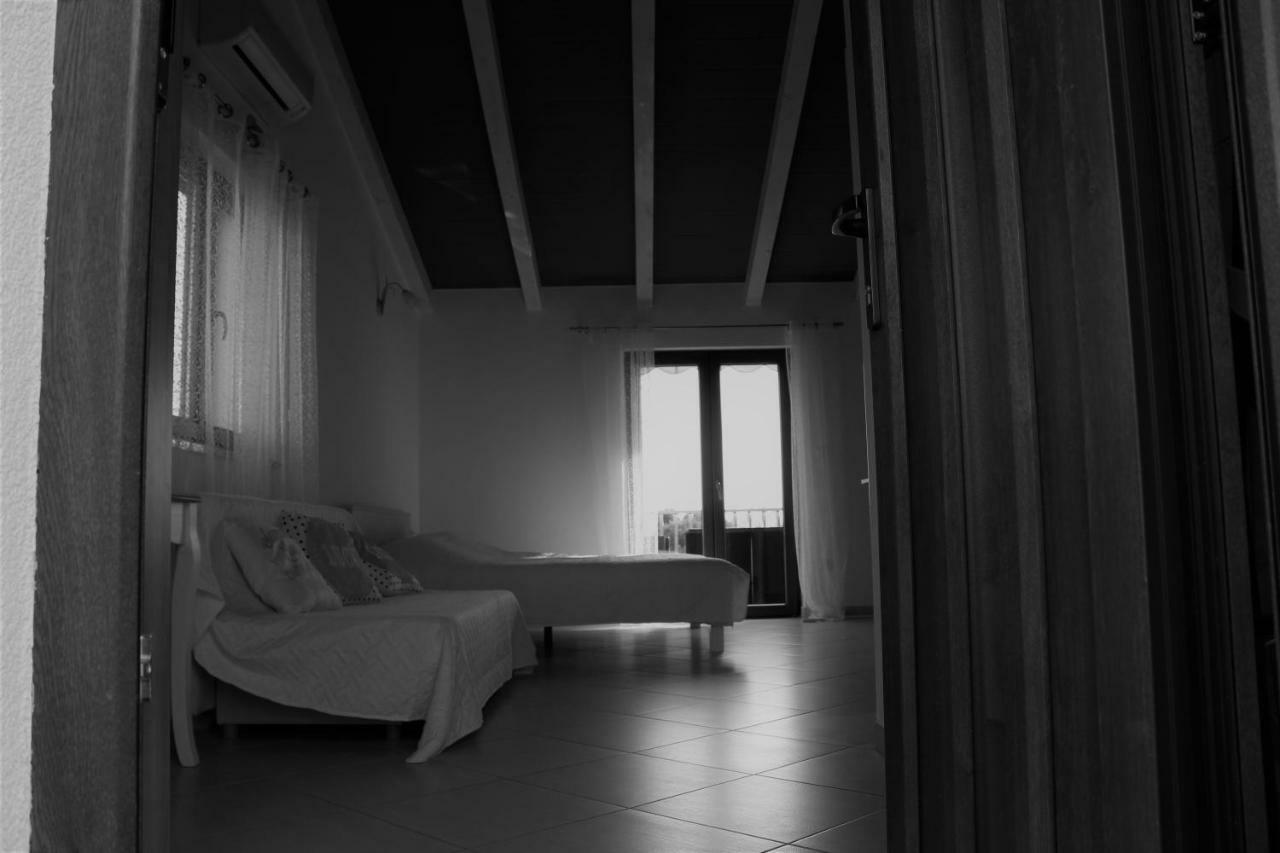 Apartman Sasa โรวีน ภายนอก รูปภาพ