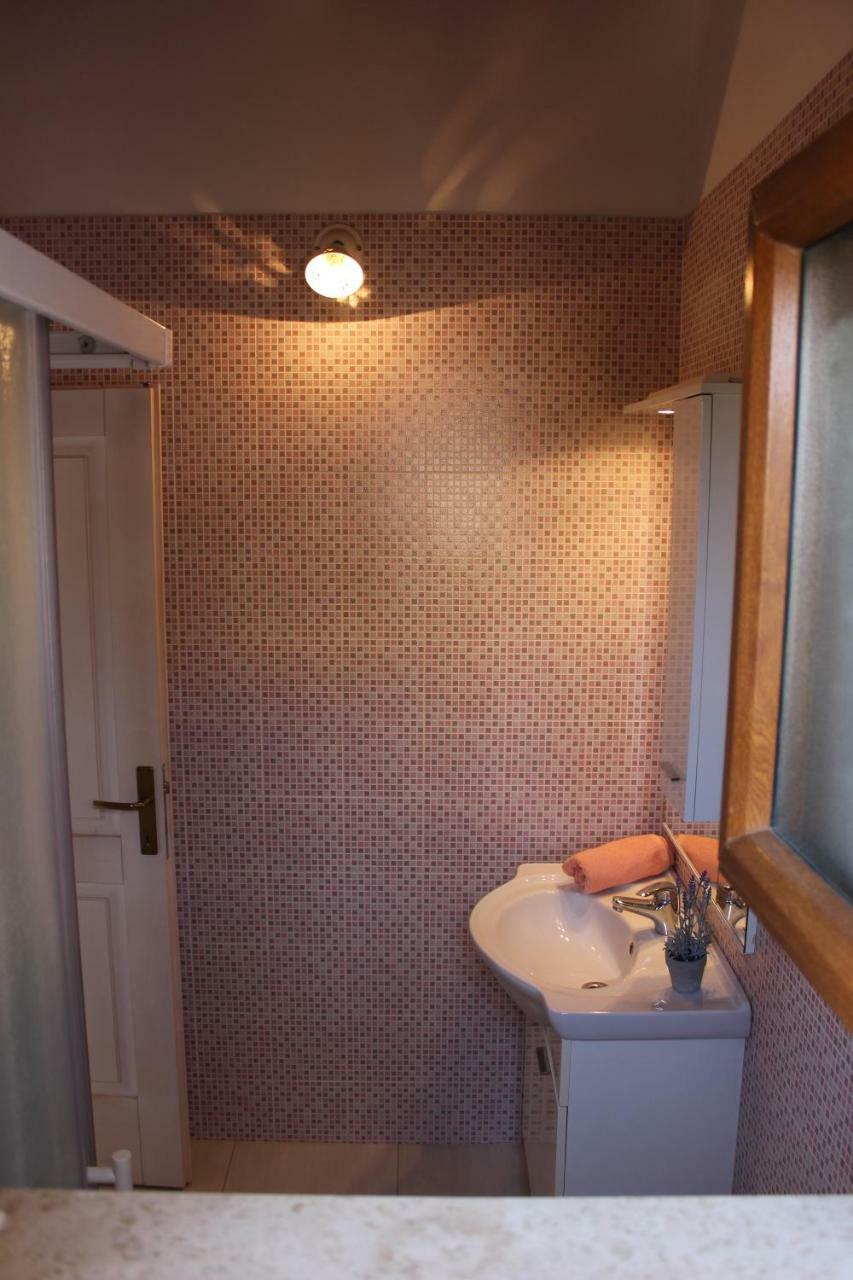 Apartman Sasa โรวีน ภายนอก รูปภาพ