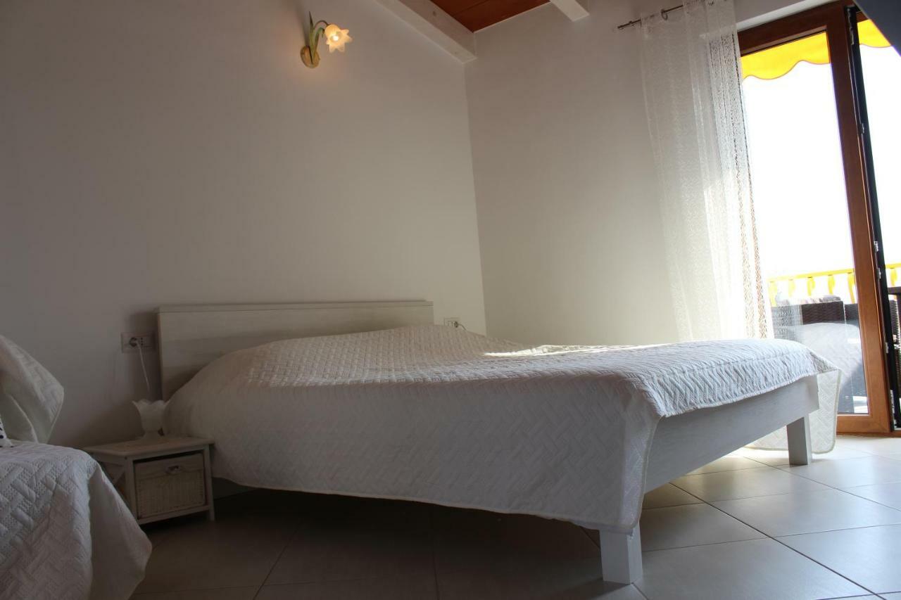 Apartman Sasa โรวีน ภายนอก รูปภาพ